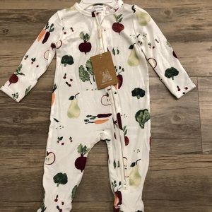 Angel Dear veggie footie